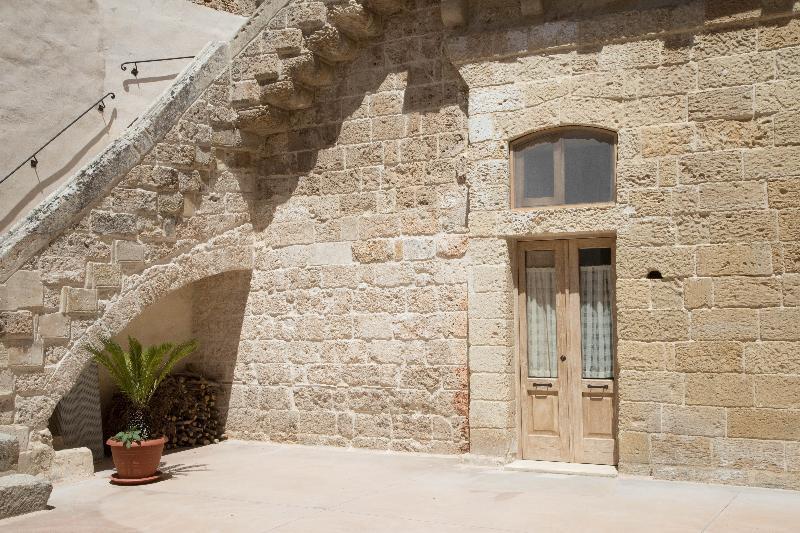 Historia- Dimore Corte Chiesa กอริยิอาโน ดอตรานโต ภายนอก รูปภาพ